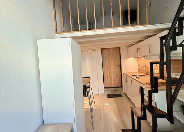 Cozy 2 Level Mini Loft In Appartement *